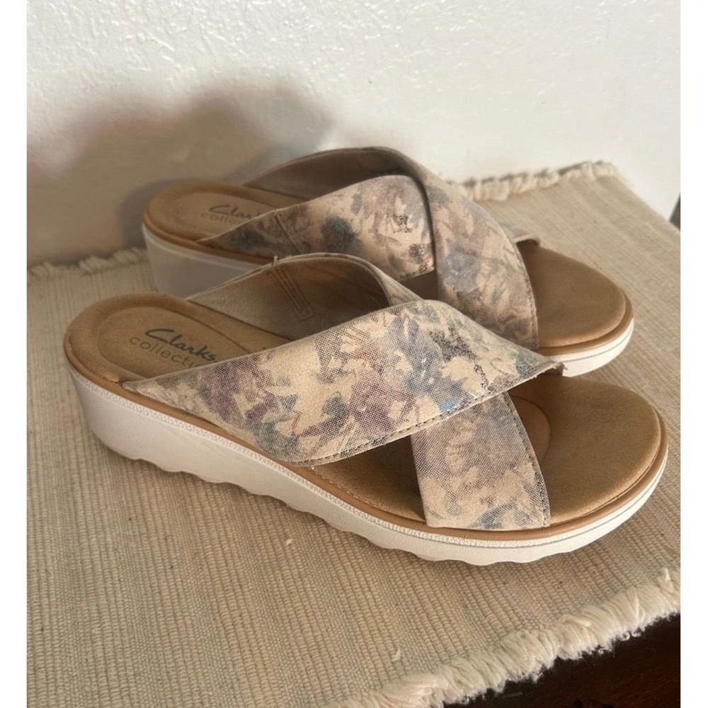 Clarks Jillian Gem Size 8.5 EU 39.5 Women's Slide Wedge Sandals Sand Floral